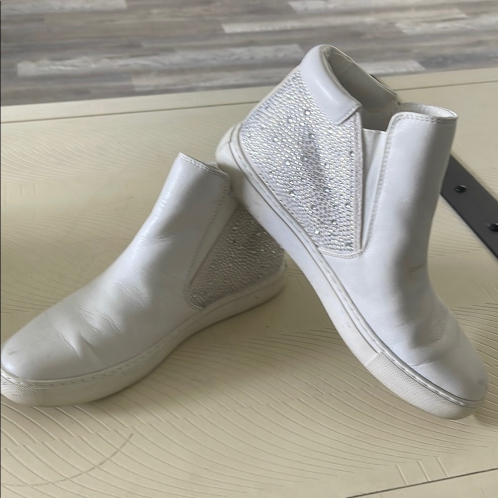 Kenneth Cole White Leather Slip-On Rhinestone Sneakers